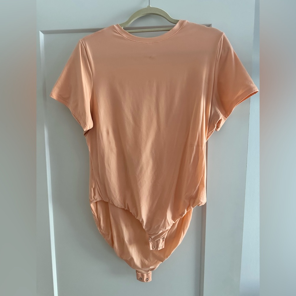 SKIMS T-Shirt Bodysuit in Faded Nectar